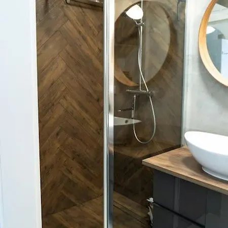 Konopnicka 61 Top Floor